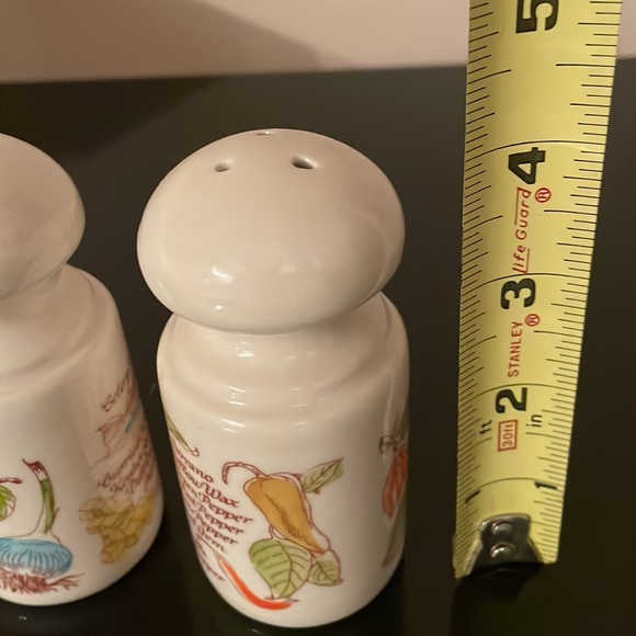 Avon Salt and Pepper Shakers 1980 Vintage Ceramic Printed Lettering Pattern - Picture 6 of 6